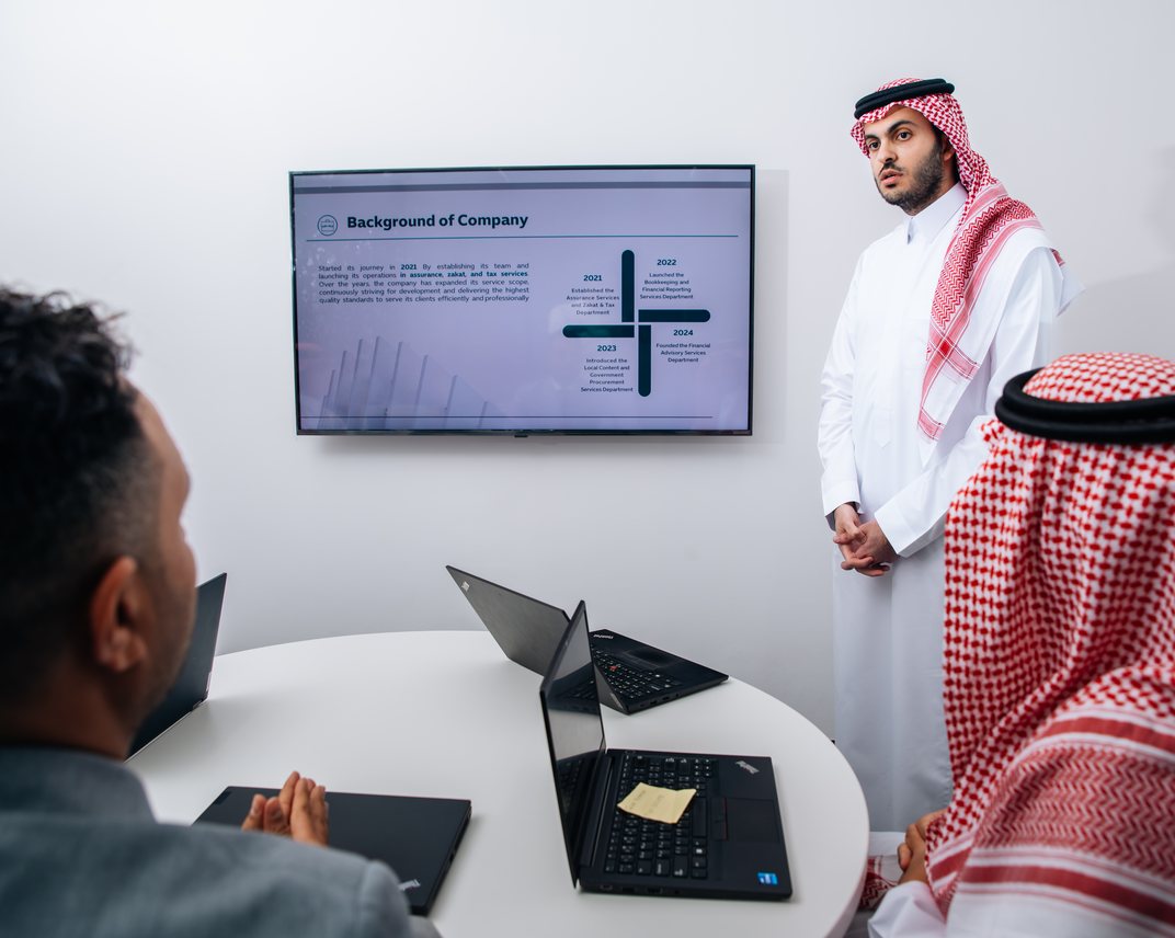 شريك من أيه أتش إس يشرح متطلبات المحتوى المحلي للعميل